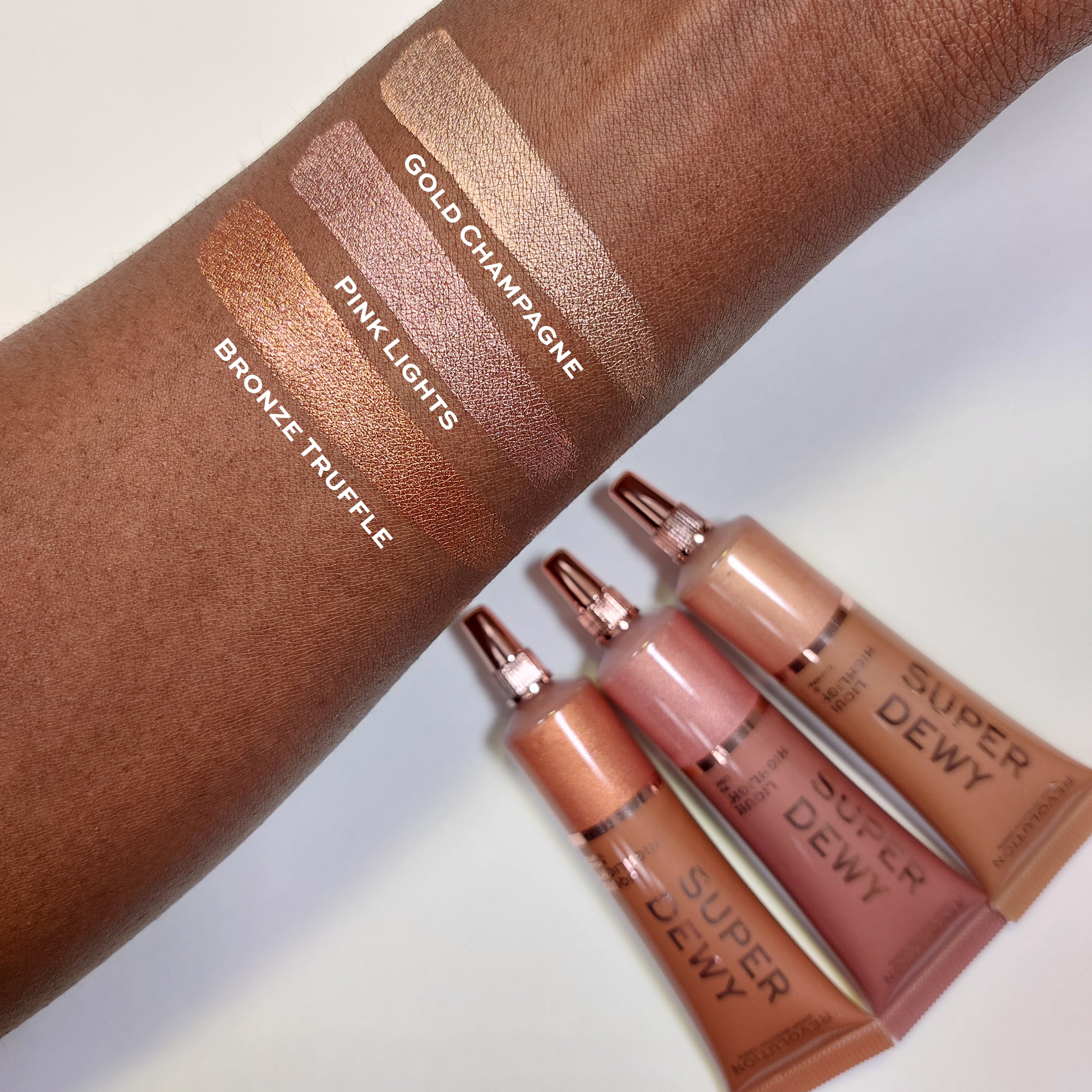 Makeup Revolution Superdewy Liquid Highlighter Pink Lights Makeup Revolution Superdewy Liquid Highlighter Pink Lights