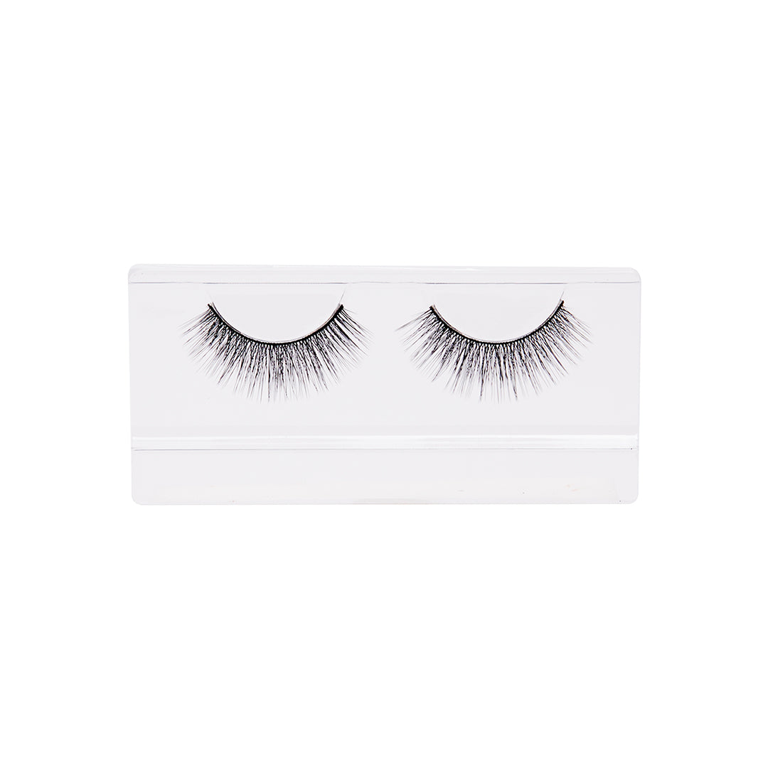 Disneys Minnie Mouse and Makeup Revolution Wink Wink Wispy Lashes Disneys Minnie Mouse and Makeup Revolution Wink Wink Wispy Lashes