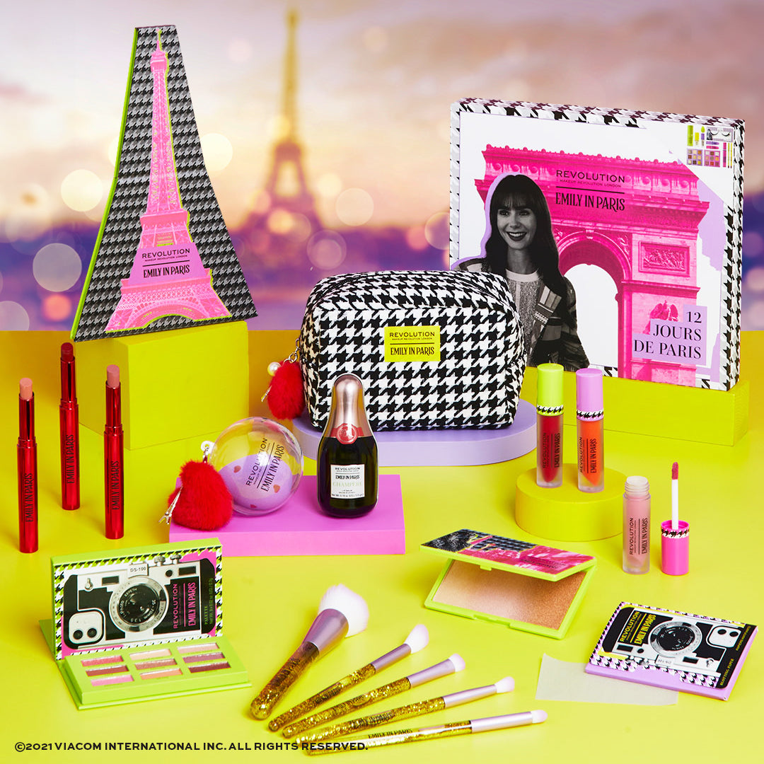 Makeup Revolution X Emily In Paris Tres Chic Brush Set Makeup Revolution X Emily In Paris Tres Chic Brush Set