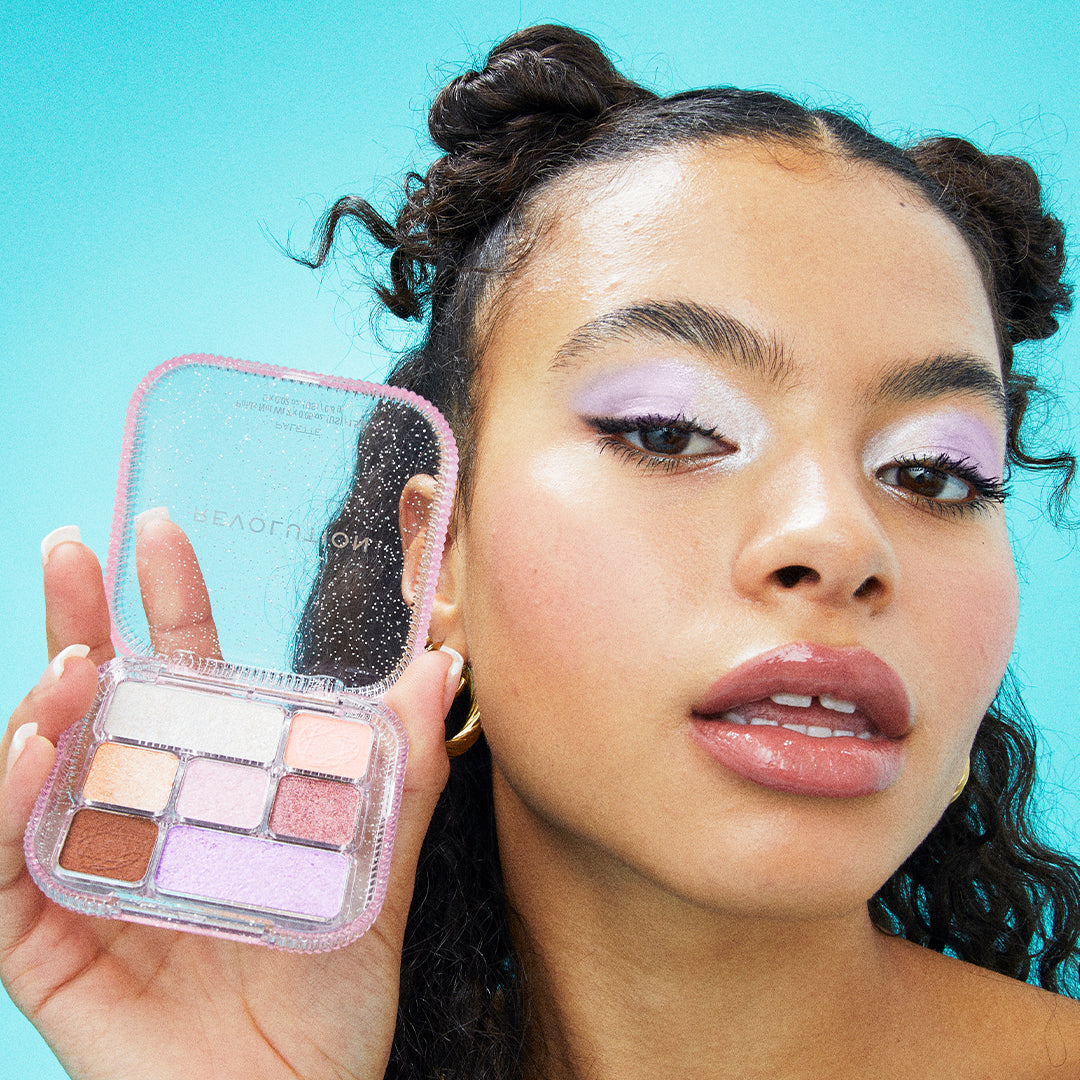 Makeup Revolution Y2K Baby Ultimate Palette 00s Angel Makeup Revolution Y2K Baby Ultimate Palette 00s Angel