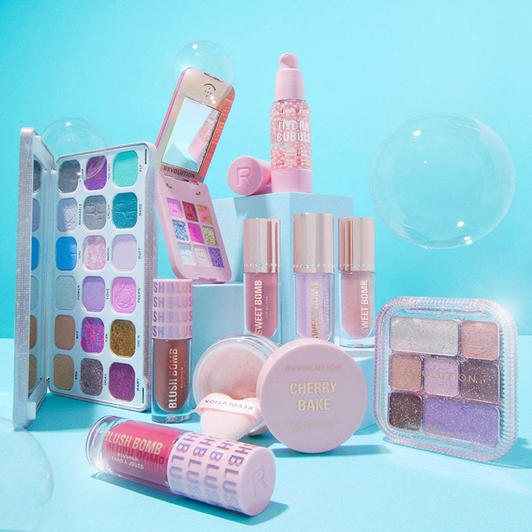 Makeup Revolution Y2K Baby Ultimate Palette 00s Angel Makeup Revolution Y2K Baby Ultimate Palette 00s Angel