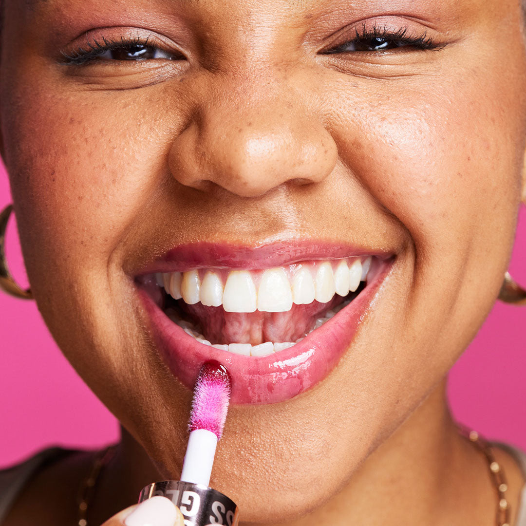 Makeup Revolution Pout Bomb Plumping Gloss Makeup Revolution Pout Bomb Plumping Gloss