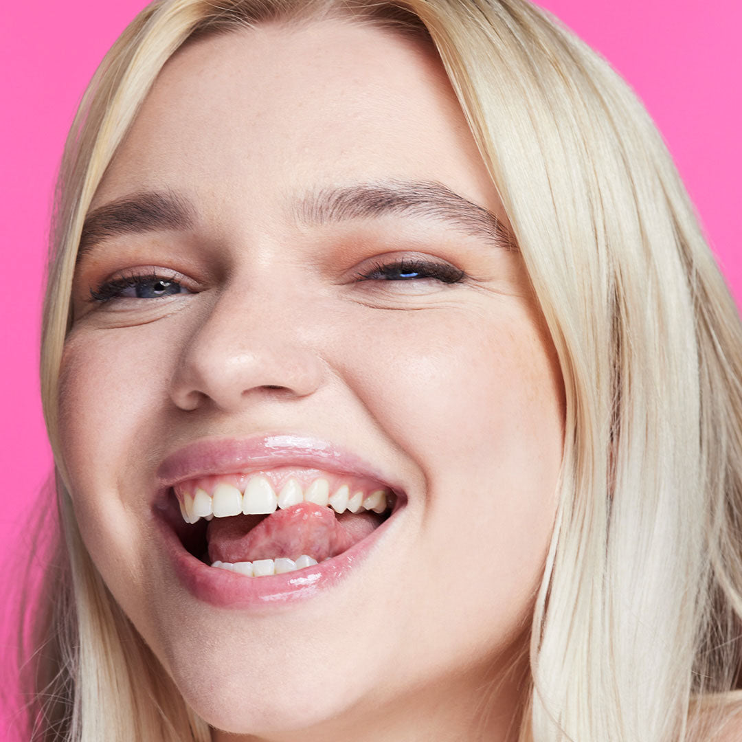 Makeup Revolution Pout Bomb Plumping Gloss Makeup Revolution Pout Bomb Plumping Gloss
