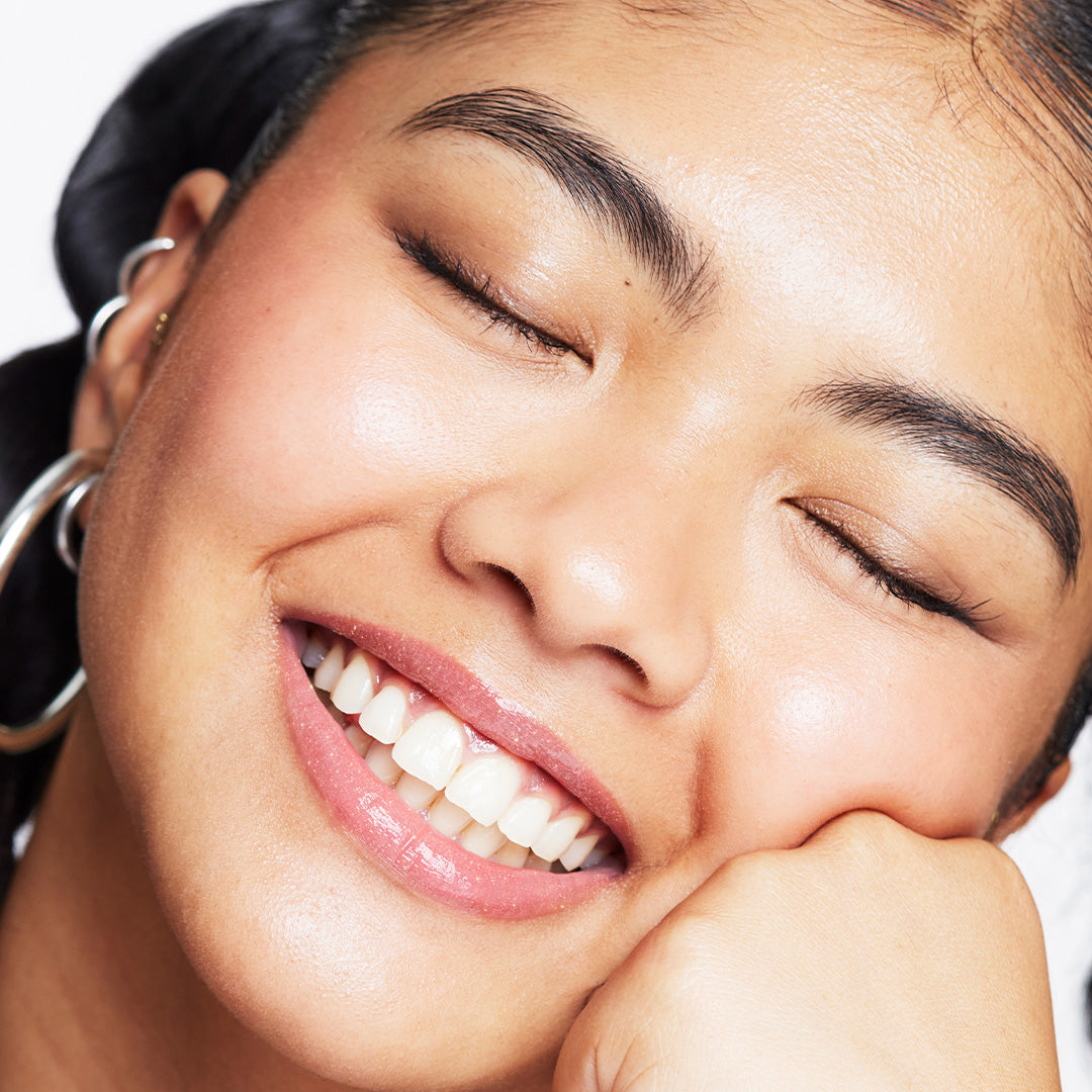 Makeup Revolution Pout Bomb Shimmer Gloss Makeup Revolution Pout Bomb Shimmer Gloss