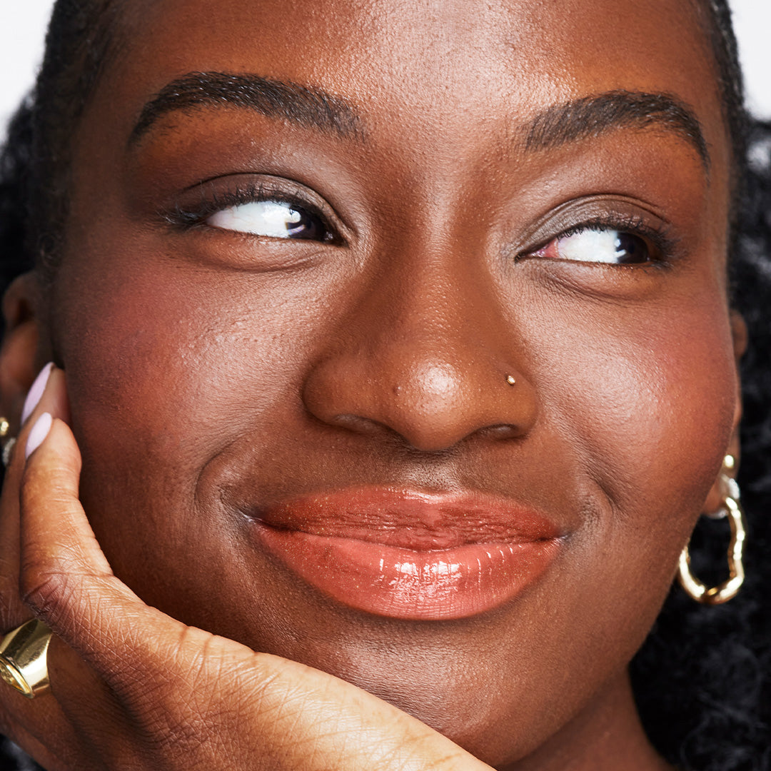 Makeup Revolution Pout Bomb Shimmer Gloss Makeup Revolution Pout Bomb Shimmer Gloss