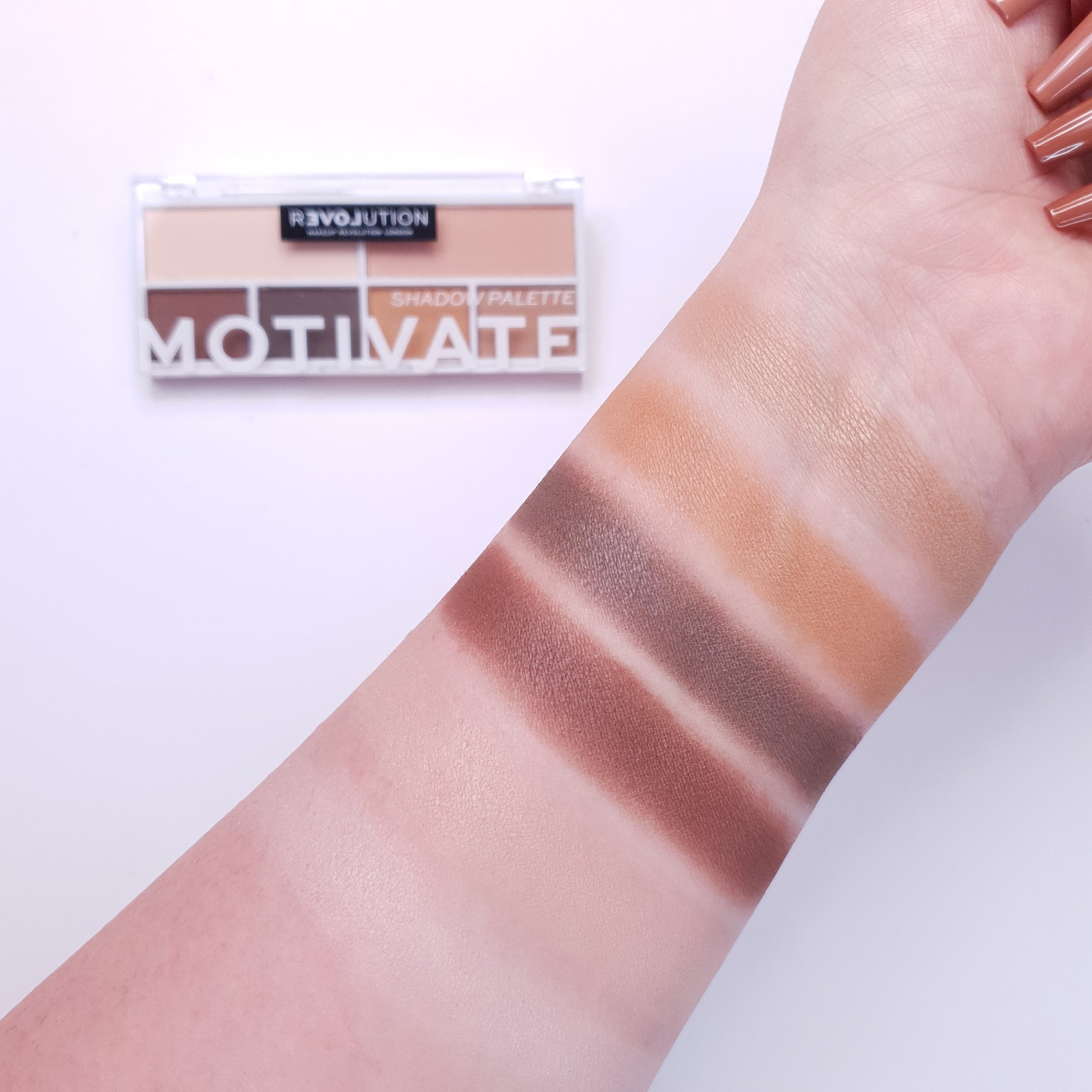 Relove By Revolution Colour Play Motivate Eyeshadow Palette